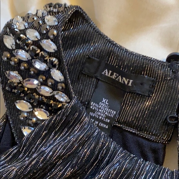 Dress top - Picture 5 of 5